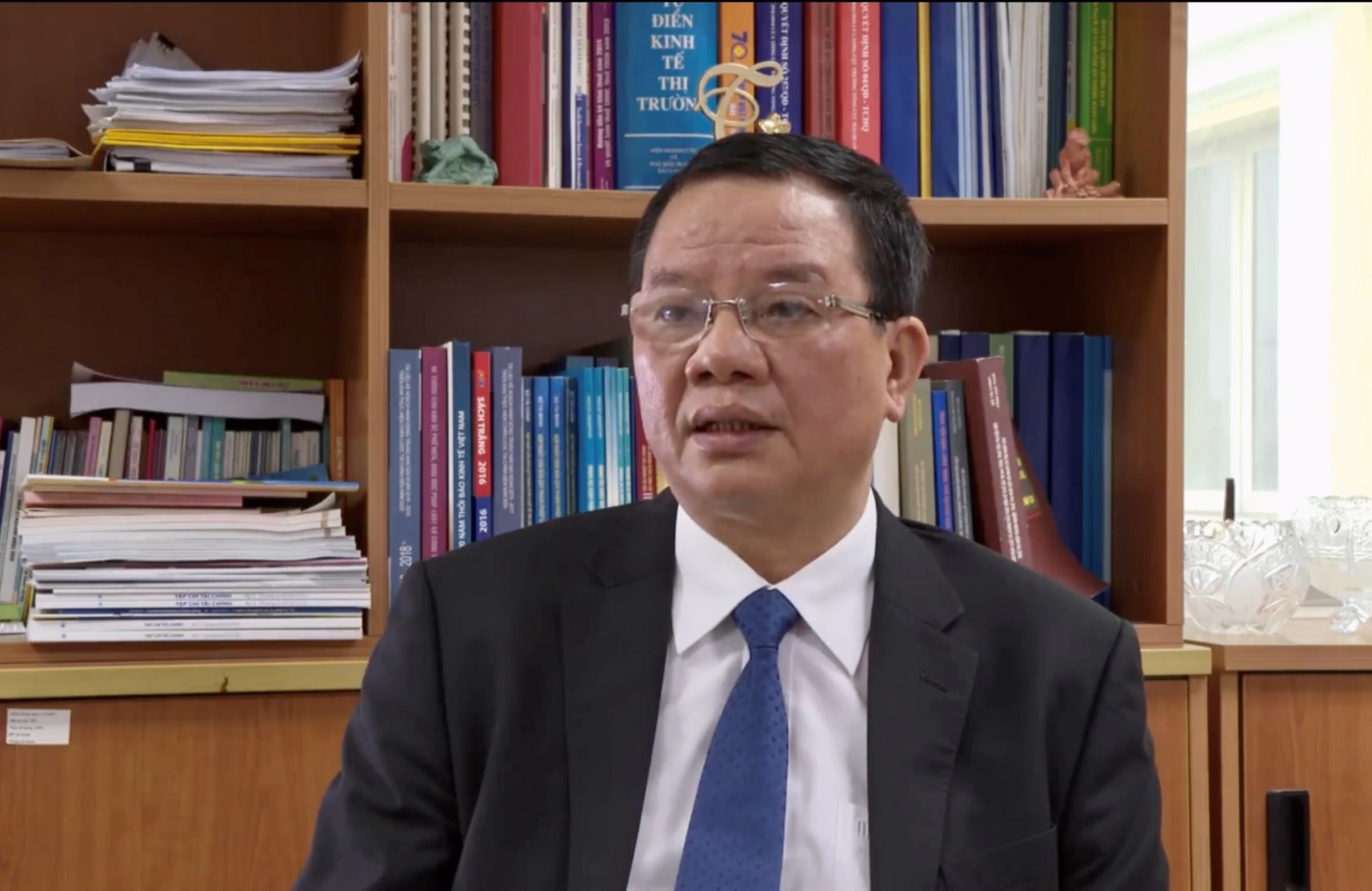 gia han tien thue va thue dat da bo sung xay dung kinh doanh bat dong san vao du thao