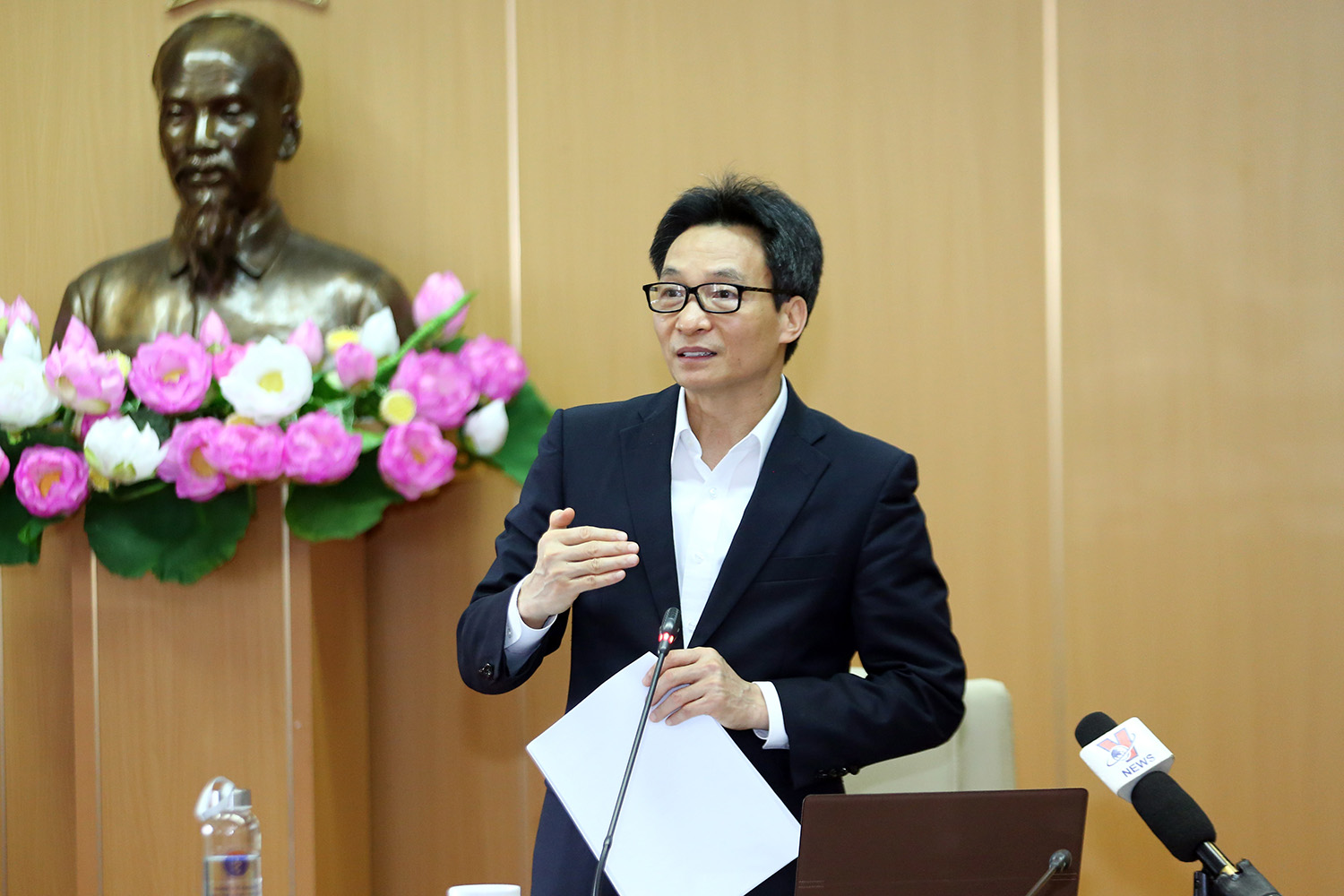 pho thu tuong ca cuoc chien van con o phia truoc