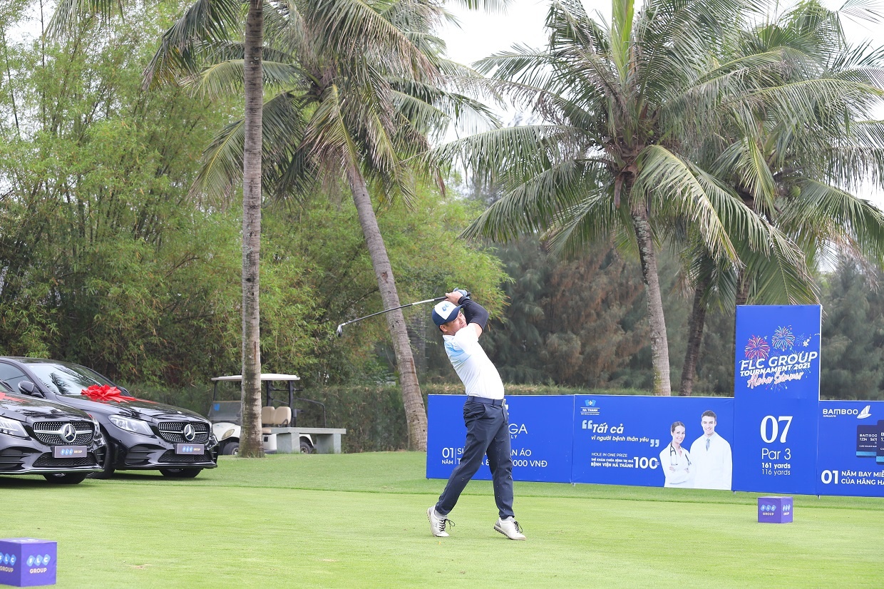 FLC Group Tournament 2021 thu hút đông đảo các golfer flc group tournament 2021 thu hut dong dao cac golfer