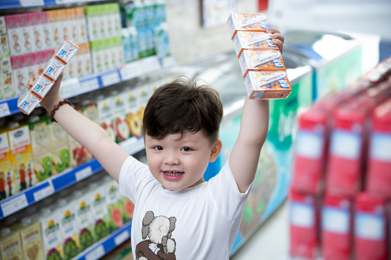 vuot moc 500 cua hang vinamilk gia tang trai nghiem mua sam cho nguoi tieu dung