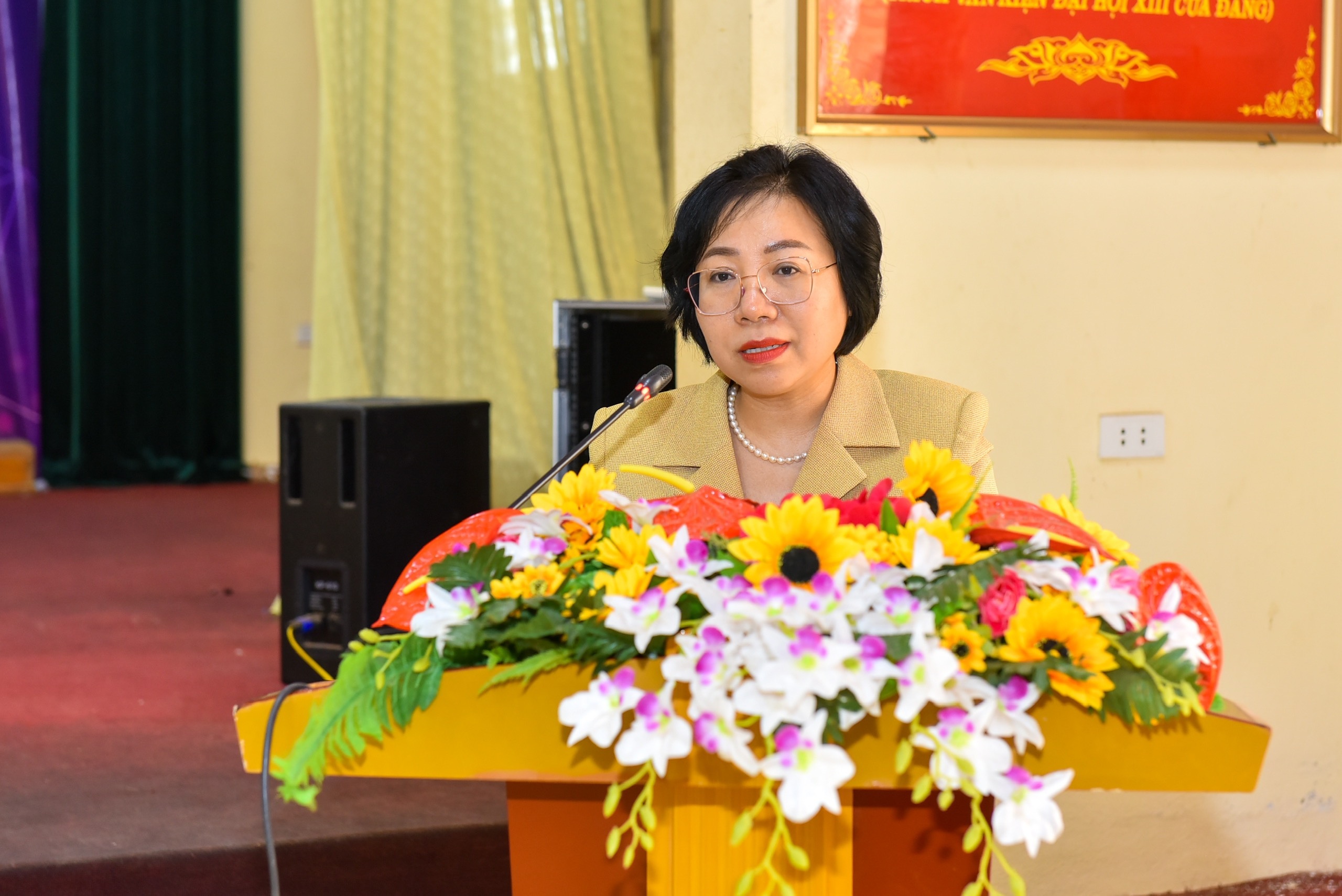 trao tang 50 may tinh bang ho tro huyen tram tau chuyen doi so