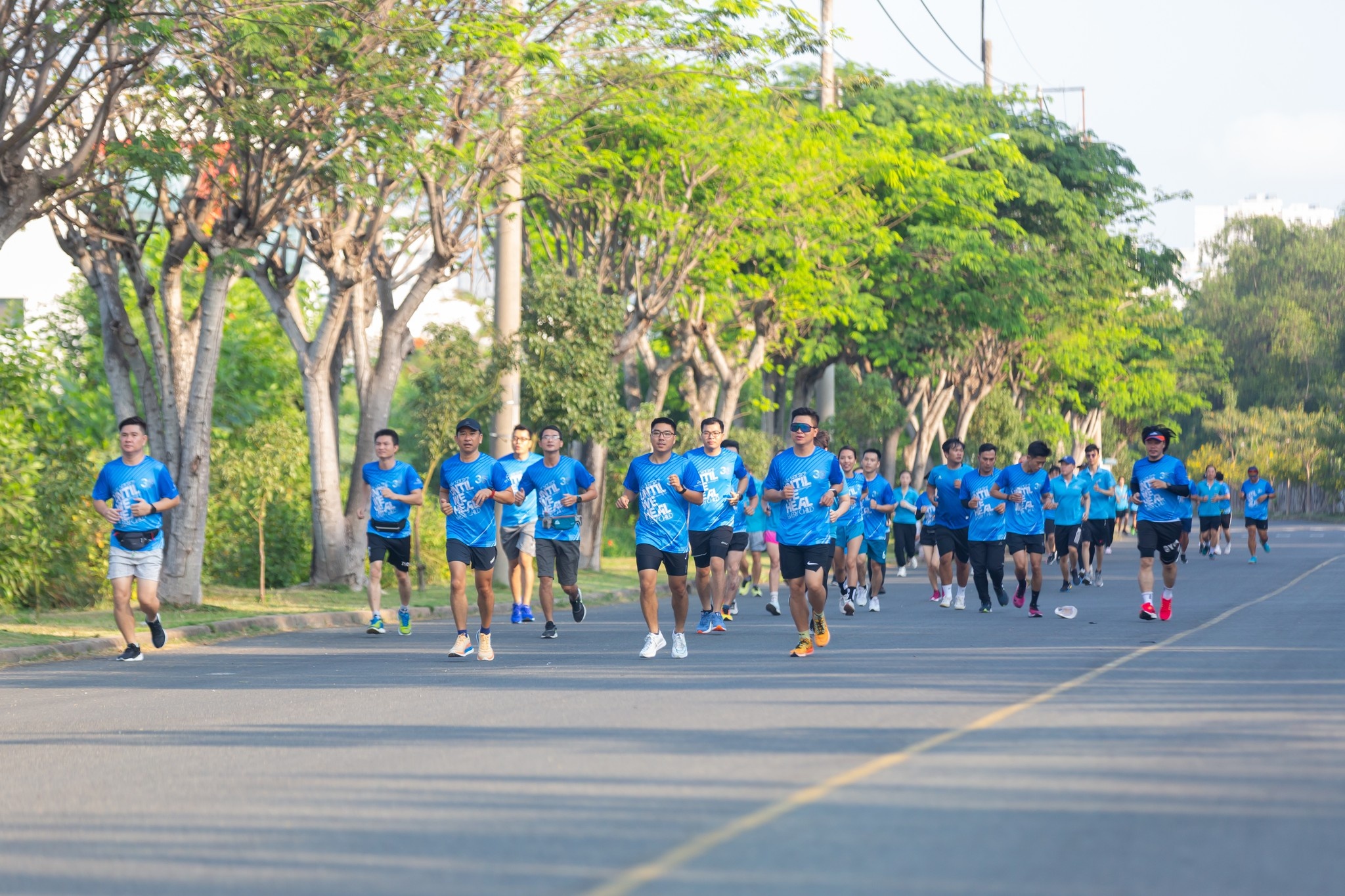 cmc cung cong dong chay bo gay quy cho quy phau thuat nu cuoi