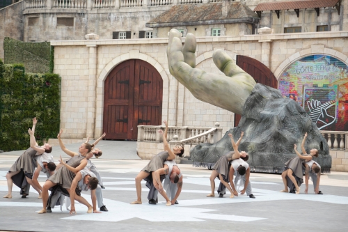 Bà Nà Hills ra mắt show nghệ thuật Vũ hội Ánh Dương