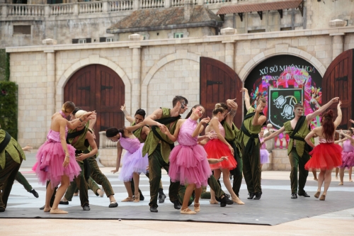 Bà Nà Hills ra mắt show nghệ thuật Vũ hội Ánh Dương