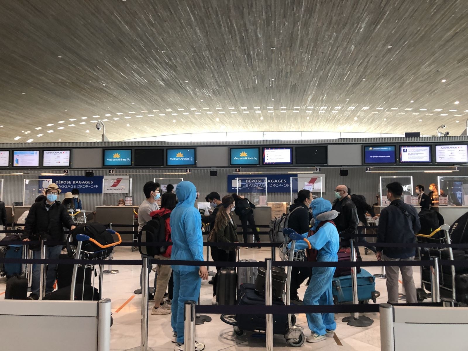 240 cong dan viet nam hoi huong tu phap