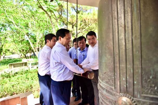 nganh ngan hang tri an cac anh hung liet sy 103726