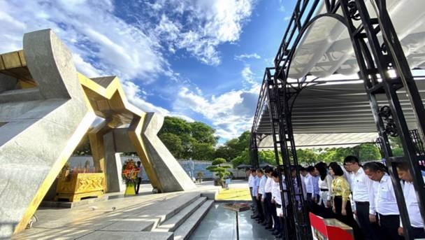 nganh ngan hang tri an cac anh hung liet sy 103726