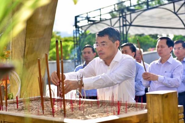 nganh ngan hang tri an cac anh hung liet sy 103726