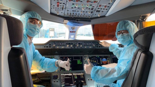 de xuat mo lai duong bay quoc te tu thang 8 voi tan suat han che