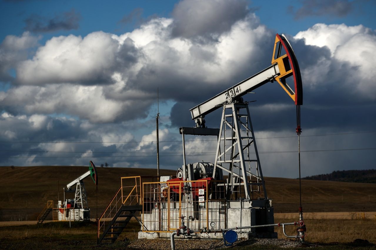 Giá dầu giảm sau khi OPEC và các đồng minh thống nhất nới lỏng hạn chế sản lượng gia dau giam sau khi opec va cac dong minh thong nhat noi long han che san luong