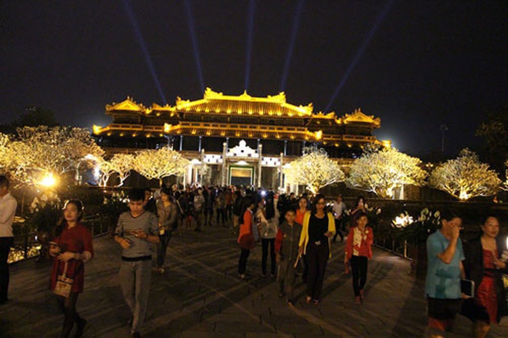 thi diem keo dai thoi gian to chuc hoat dong dich vu ban dem den 6 gio sang