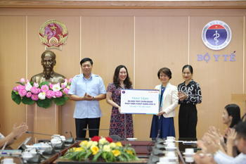 Công ty Sao Thái Dương trao tặng 50.000 bộ kit chẩn đoán Covid-19 cong ty sao thai duong trao tang 50000 bo kit chan doan covid 19