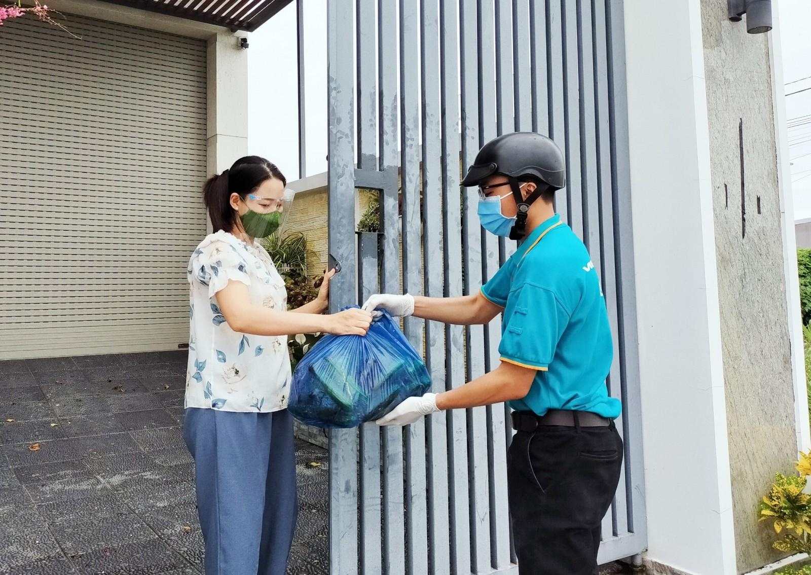 An Giang triển khai dịch vụ đi chợ hộ trong bối cảnh dịch Covid-19 bùng phát an giang trien khai dich vu di cho ho trong boi canh dich covid 19 bung phat