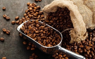 Nguồn cung thắt chặt đẩy giá cà phê toàn cầu tăng mạnh