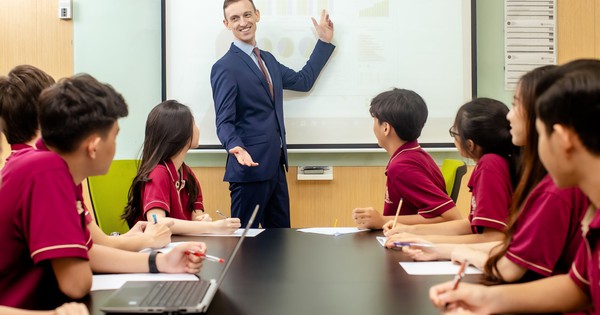 Từ 25/9 áp dụng quy định mới về dạy và học bằng tiếng nước ngoài