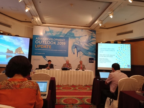 ADB: Động lực tăng trưởng của Việt Nam chuyển từ đầu tư bên ngoài sang tiêu dùng nội địa ADB: Động lực tăng trưởng của Việt Nam chuyển từ đầu tư bên ngoài sang tiêu dùng nội địa