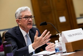 Fed phát tín hiệu sớm giảm mua trái phiếu, tăng lãi suất vào năm tới