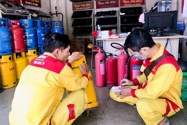 Hà Nội: Theo đà giá xăng, giá gas bán lẻ trong nước tiếp tục giảm ha noi theo da gia xang gia gas ban le trong nuoc tiep tuc giam