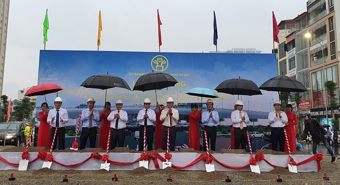 Khởi công xây dựng cầu vượt tại nút giao Hoàng Quốc Việt - Nguyễn Văn Huyên