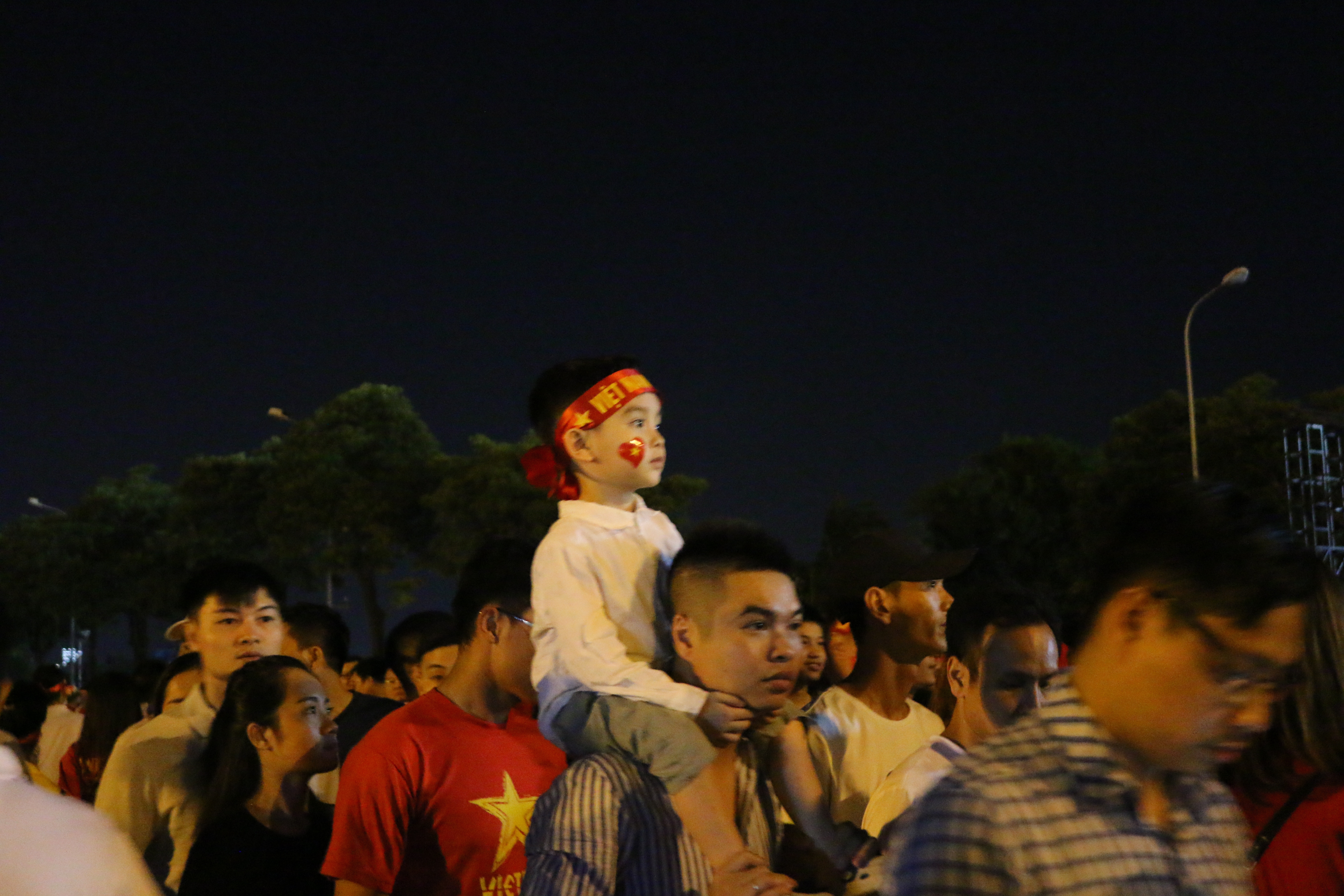 Rực đỏ trong niềm vui chiến thắng Rực đỏ trong niềm vui chiến thắng