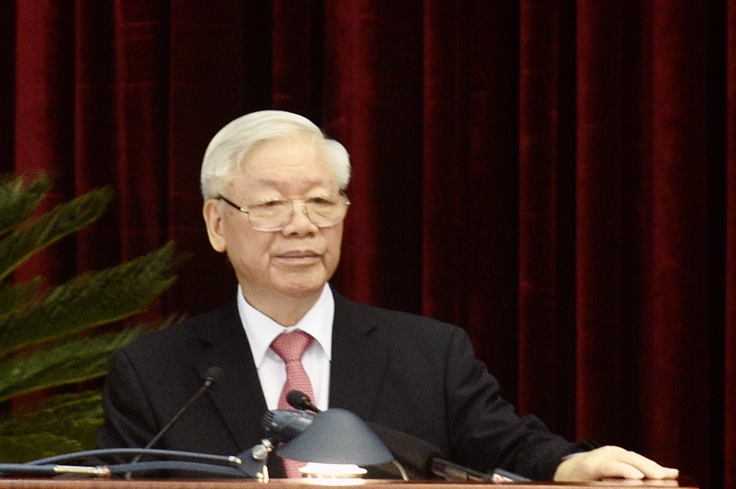 Xem xét nhân sự Trung ương: Không vì cơ cấu, số lượng mà hạ thấp tiêu chuẩn xem xet nhan su trung uong khong vi co cau so luong ma ha thap tieu chuan