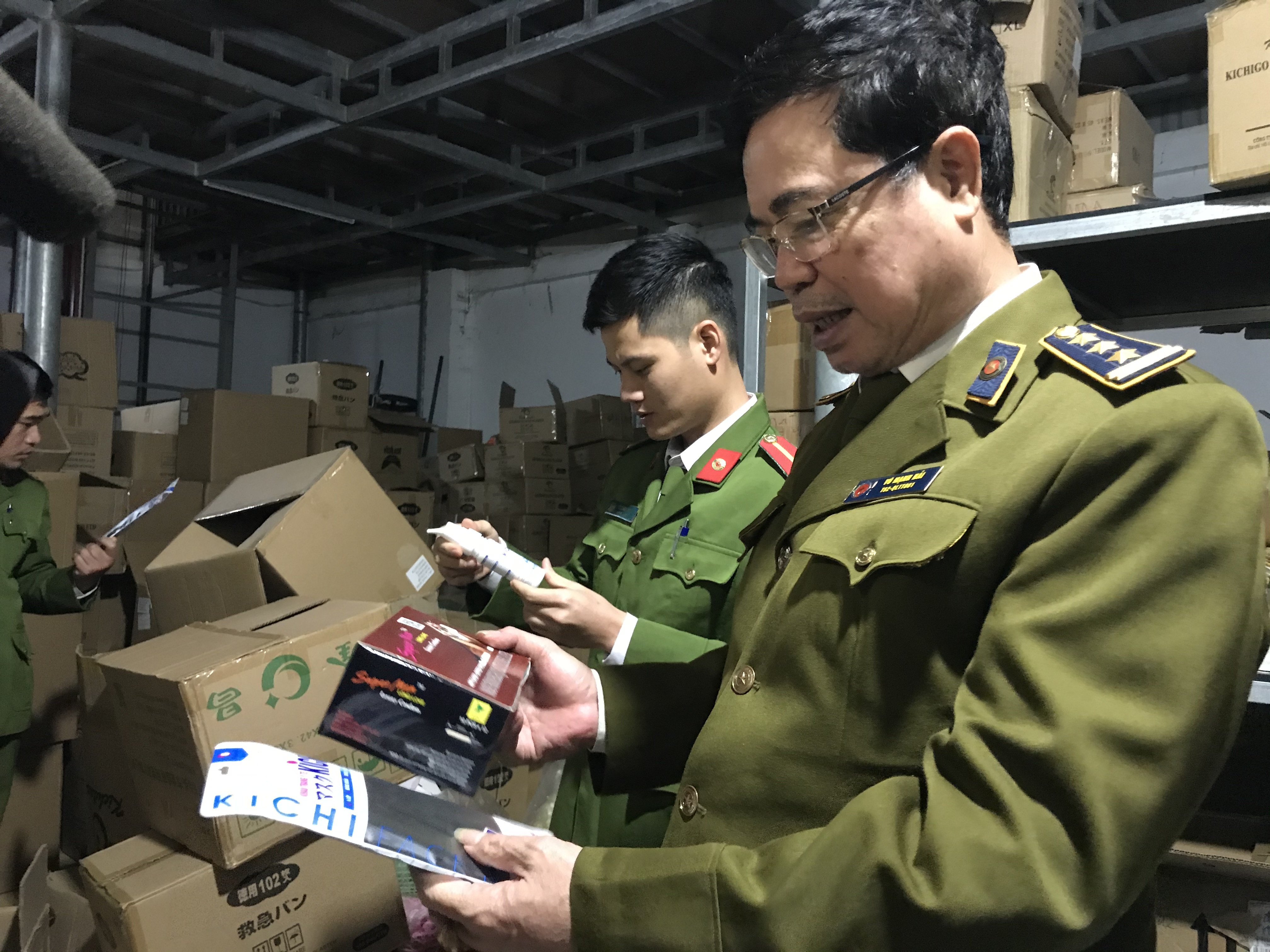 9 thang quan ly thi truong phat hien xu ly gan 65000 vu vi pham