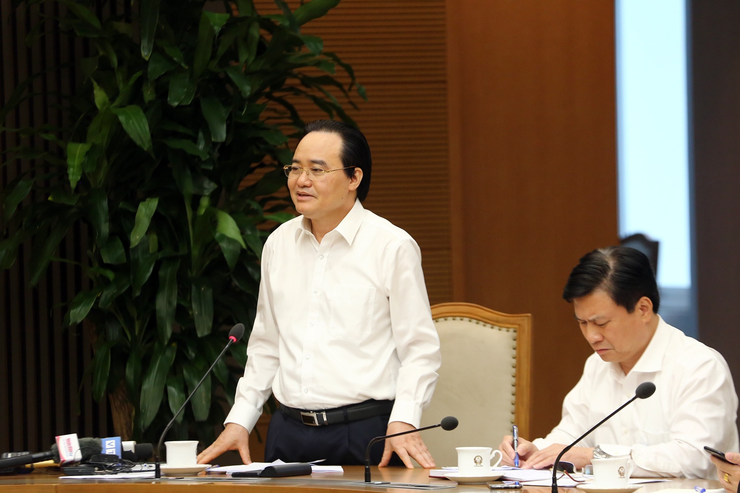 Góp ý sách Tiếng Việt lớp 1: Trân trọng lắng nghe, tiếp thu, cầu thị gop y sach tieng viet lop 1 tran trong lang nghe tiep thu cau thi