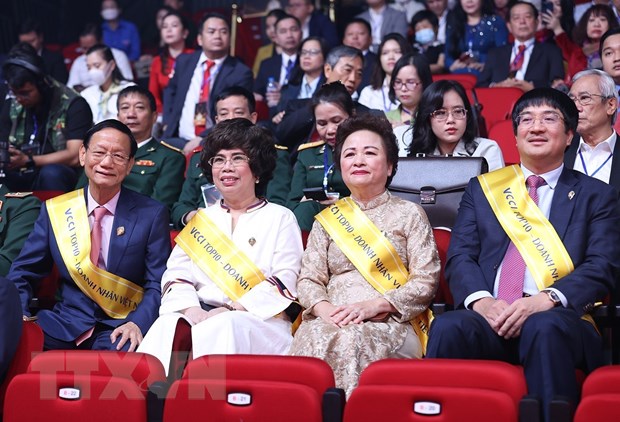 ton vinh top 10 doanh nhan viet nam tieu bieu nam 2022