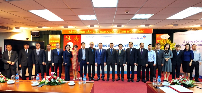Công bố và trao quyết định cho Chủ tịch HĐQT và Quyền Tổng giám đốc tại VietinBank Công bố và trao quyết định cho Chủ tịch HĐQT và Quyền Tổng giám đốc tại VietinBank