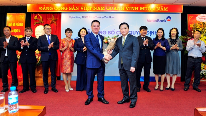 Công bố và trao quyết định cho Chủ tịch HĐQT và Quyền Tổng giám đốc tại VietinBank Công bố và trao quyết định cho Chủ tịch HĐQT và Quyền Tổng giám đốc tại VietinBank