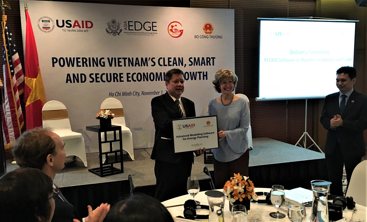 14 triệu USD tài trợ không hoàn lại để thu hút tư nhân đầu tư vào năng lượng điện 14 triệu USD tài trợ không hoàn lại để thu hút tư nhân đầu tư vào năng lượng điện