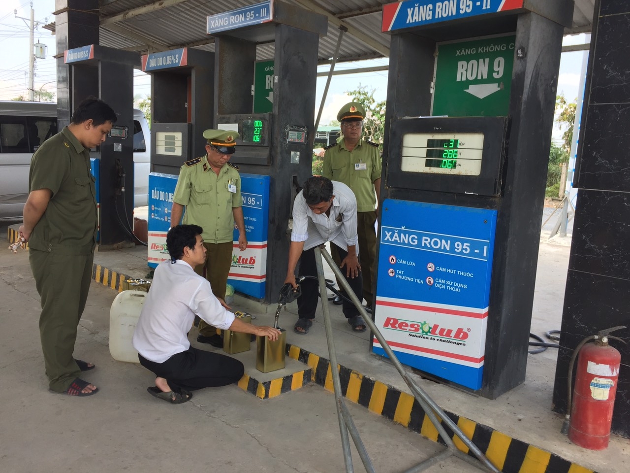 Phát hiện 5 mẫu xăng RON 95-III không phù hợp quy chuẩn kỹ thuật