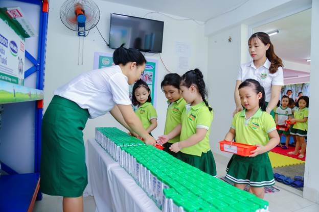 Không chỉ dạy chữ, thầy cô còn là các chuyên gia dinh dưỡng