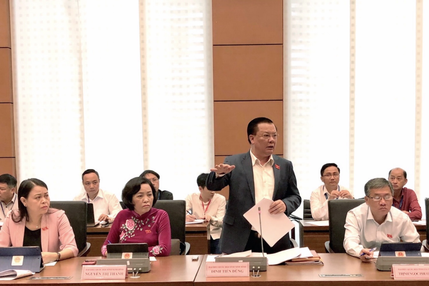 Trong khó khăn, kết quả bội chi, nợ công vẫn là điểm sáng trong kho khan ket qua boi chi no cong van la diem sang