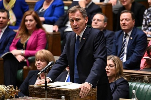 anh cong bo ke hoach tai chinh trung han siet chat chi tieu cong