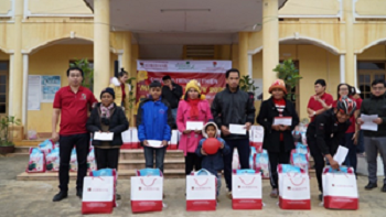 Agribank Đà Nẵng thắp lên ngọn lửa yêu thương