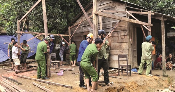 Thủ tướng yêu cầu hằng tuần báo cáo tiến độ xây dựng, sửa chữa nhà cho Nhân dân sau bão, lũ