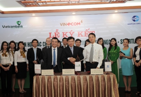Vietcombank ký thỏa thuận hợp tác với Smartlink và VinE-com