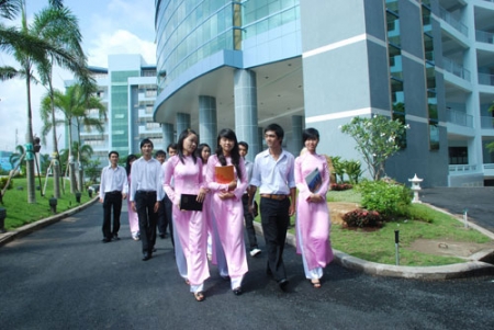 Vietcombank TP. Hồ Chí Minh cung cấp dịch vụ cho ĐH Tôn Đức Thắng