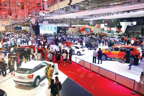 Xe hơi giảm giá, ngân hàng vào cuộc kích cầu