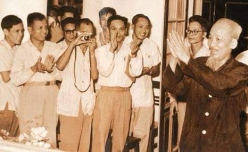 phong cach viet bao lam bao cua chu tich ho chi minh