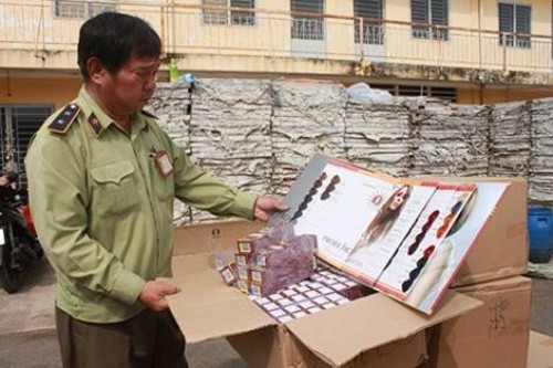 Hàng ngoại thứ cấp lấn sân Việt