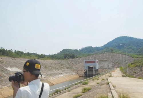 Động đất dồn dập dân bất an