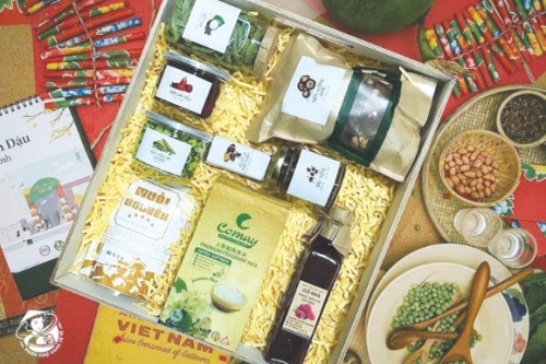 Nhiều món quà tết độc đáo