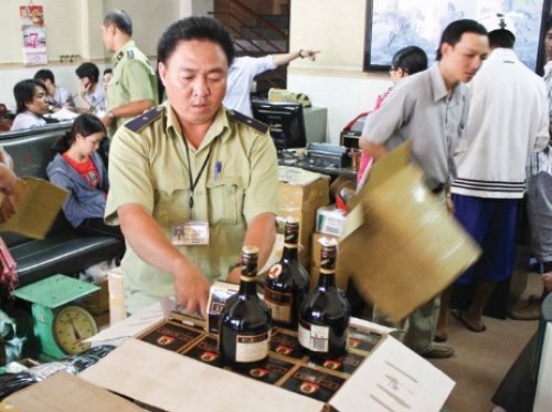 Hàng lậu, hàng giả “đến hẹn lại lên”