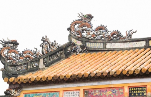 Bảo tàng thơ trên đền đài cung điện