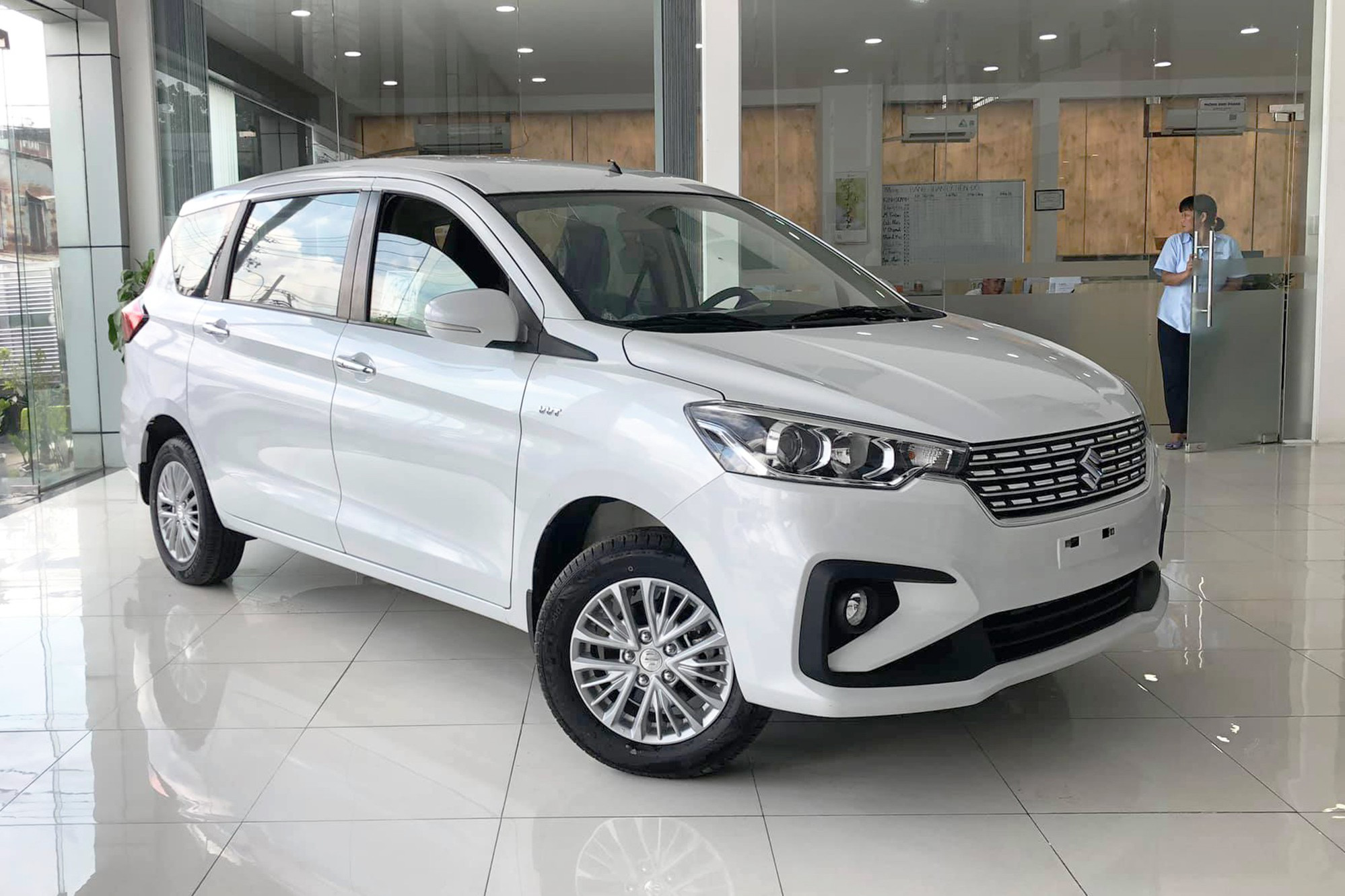 Suzuki Ertiga 2020 vẫn giữ giá từ 499 triệu đồng