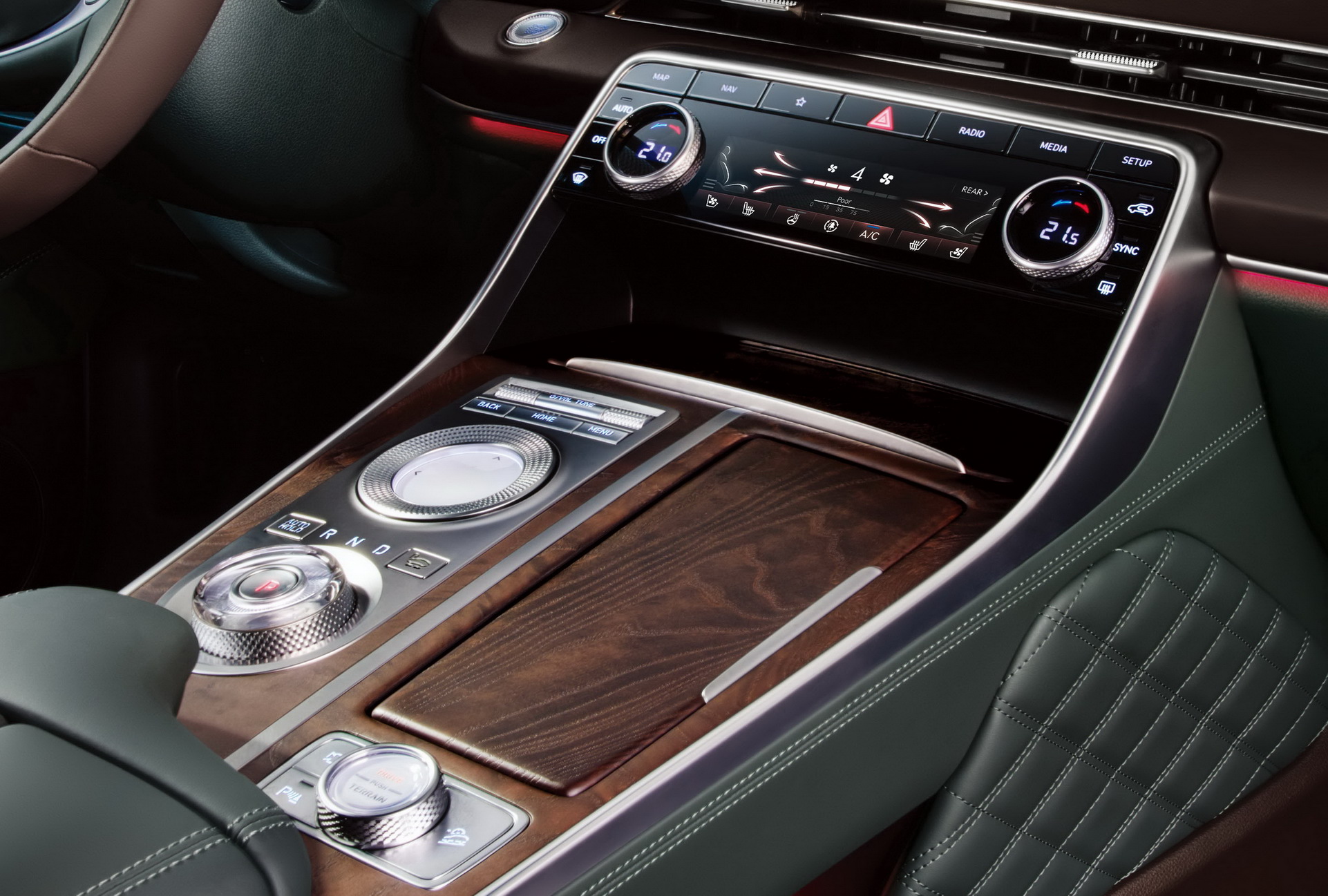 genesis gv80 sang va xin