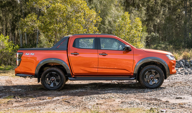 3 phien ban isuzu d max 2021 sap ban tai viet nam co gi