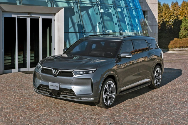 VinFast VF9 mở bán với giá từ 1,443 tỷ đồng VinFast VF9 mở bán với giá từ 1,443 tỷ đồng